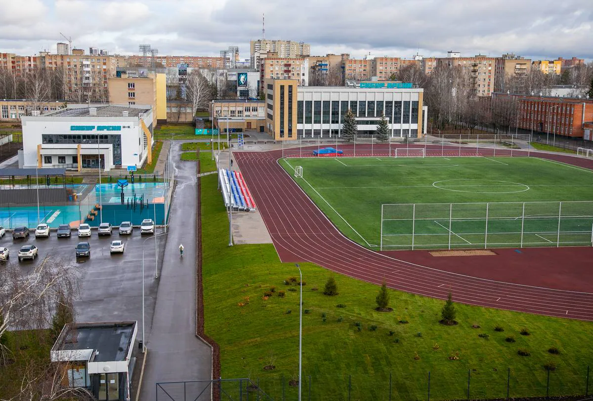 Зима близко, но у «Сибур Арены НК» в Нижнекамске — свой зелёный сезон