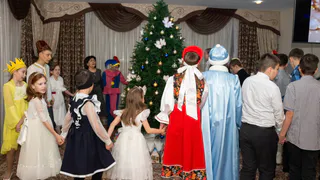 Новогодняя сказка для детей: мэр Нижнекамска поздравил воспитанников детского дома

