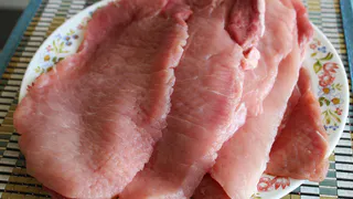 Всего 1 ингредиент — и мясо тает во рту: секрет, который выручает даже с «дубовыми» кусками  