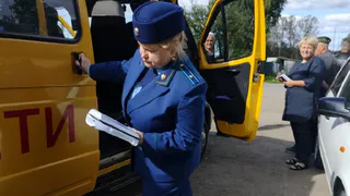 В автобусах для иссинских школьников прокуратура обнаружила неисправность ремней безопасности