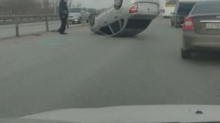 На Северной окружной перевернулась "Лада Гранта"