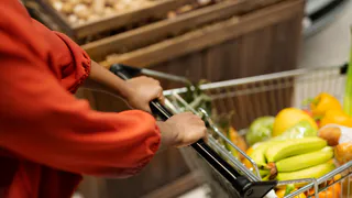 Столичная штучка пожалела 5 500 рублей на оплату продуктов в меленковском магазине