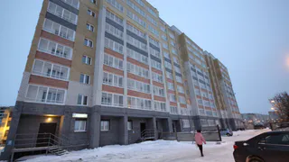 На улице Комбайновой человек упал с девятого этажа