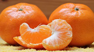 В Европе мандариновые корки стоят дороже самого фрукта, а мы выкидываем: здорово помогает в хозяйстве