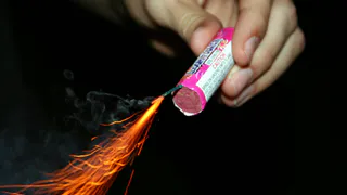 От взрыва петард в одном из домов Ухты выбило стекла