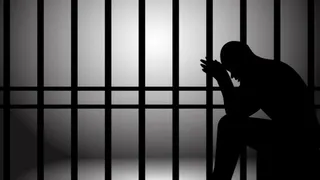 «Стащил потерпевшую на пол и сдавил шею»: убийца матери предстанет перед судом в Брянске