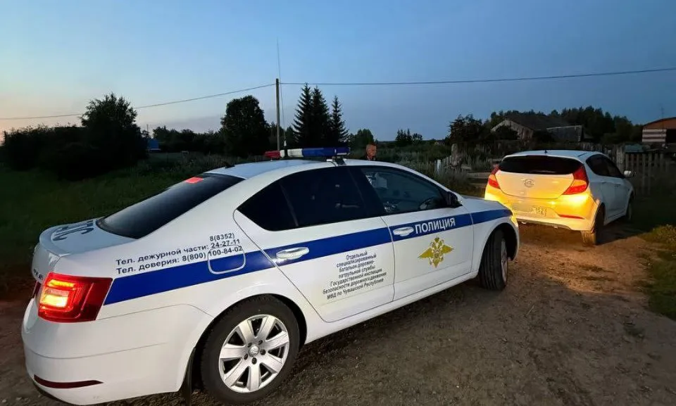 В Чувашии пьяный водитель устроил серию "заездов" с погоней за одну ночь