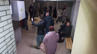«Мы стояли между дверями»: рязанцы жалуются на закрытые подвалы и пустые объявления об укрытиях