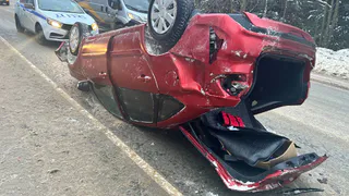 Под Рязанью в ДТП с перевернувшейся Lada Granta пострадали два человека