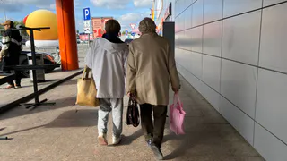 Бесплатные лекарства, путевки и проезд: какие соцуслуги можно получить от государства в 2025 году