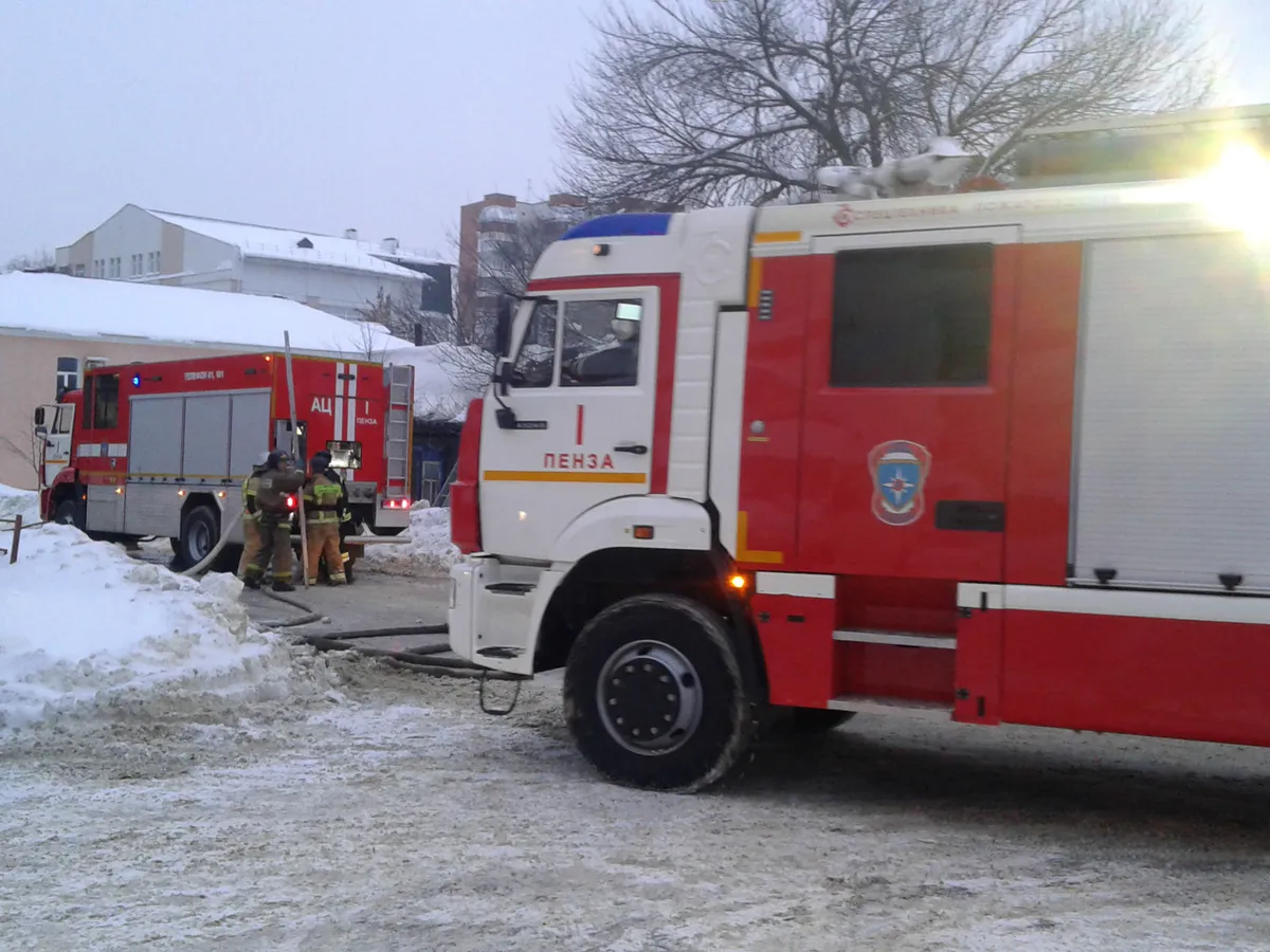 В Пензенской области за прошедший день пожарные потушили 11 пожаров