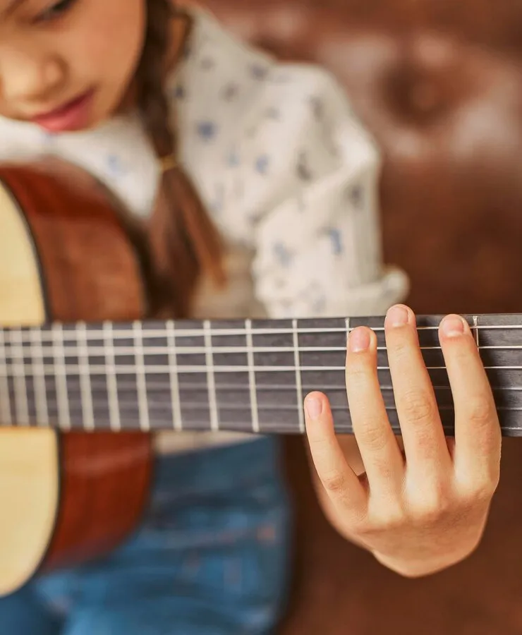 Шестиструнная гармония: конкурс "Юный гитарист" прошёл в Магнитогорске