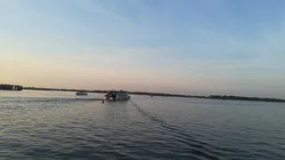 Со дна Оки подняли баржу