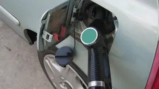 Водителей призывают заправляться впрок: ситуация на заправках преподнесет неприятный сюрприз с 5 мая