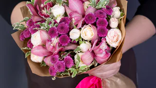 Цветы для рожденных в год Кролика: какой букет будет идеальным?