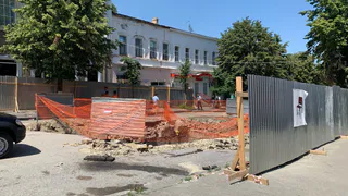 В Рязани в центре города прорвало трубу