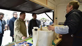 Губернатору Любимову представили более 100 видов товаров на Пасхальной ярмарке