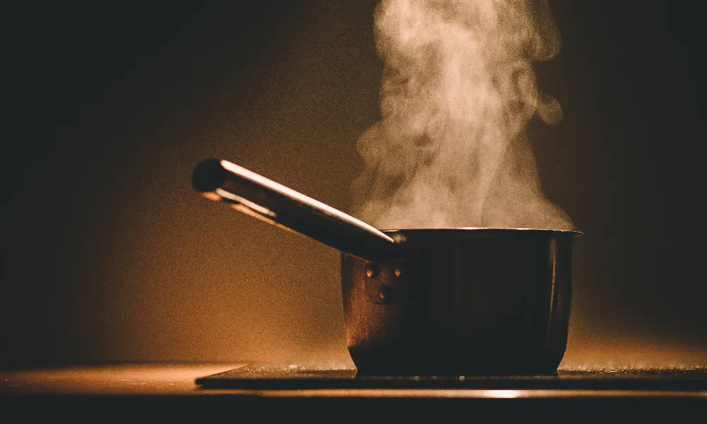 Эффективная чистка пригоревших кастрюль с помощью риса