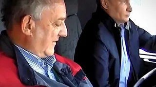 Путин не пристегнулся за рулем  КамАЗа: как его оправдывают эксперты