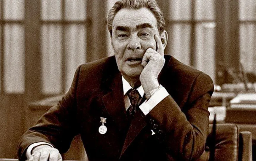 Назван процент россиян, которые хотели бы жить в эпоху Брежнева