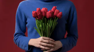 Жительницы Владимира назвали самые желанные подарки на 8 Марта