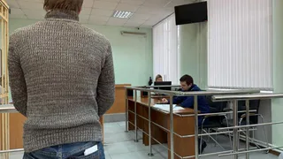 Два товарища отправлены в колонию за кражу автомата со жвачками и игрушками