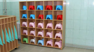 В Магнитогорске мать не смогла снять горшок с головы ребенка и вызвала спасателей