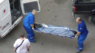 Рязанец посинел и умер на ступеньках у входа в налоговую