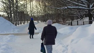 В марте на карты пенсионерам зачислят еще 8 100 рублей отдельно от пенсии