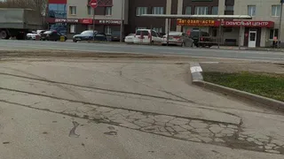 Дойти до работы - квест: на Ситниковской улице отсутствует пешеходный переход и тротуары