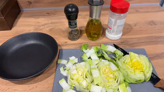 Жарю белокочанную капусту только так – никто не понимает, из чего блюдо, но все просят добавки - есть 1 хитрость