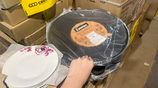 В "Светофоре" появилась дешевая итальянская посуда из дорогого стекла: Выяснил, почему кафе и рестораны покупают коробками