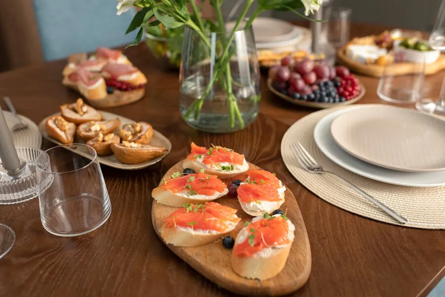 Ваш уход обрадует всех: эти две привычки в гостях указывают на низкий интеллект