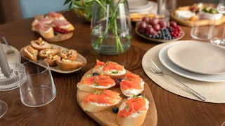 Ваш уход обрадует всех: эти две привычки в гостях указывают на низкий интеллект