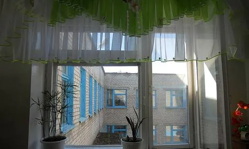 Окна настежь: в нижнекамском детском саду воспитатель заставила спать детей на холоде