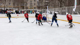 В Казани заливают лёд на 82 хоккейных коробках для зимнего сезона