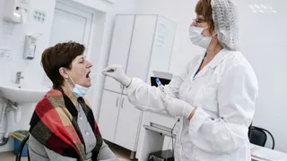 Люди, переболевшие коронавирусом, заразные в течение девяти дней