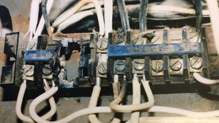 Пожар в квартире? Управляющая компания обязана возместить ущерб