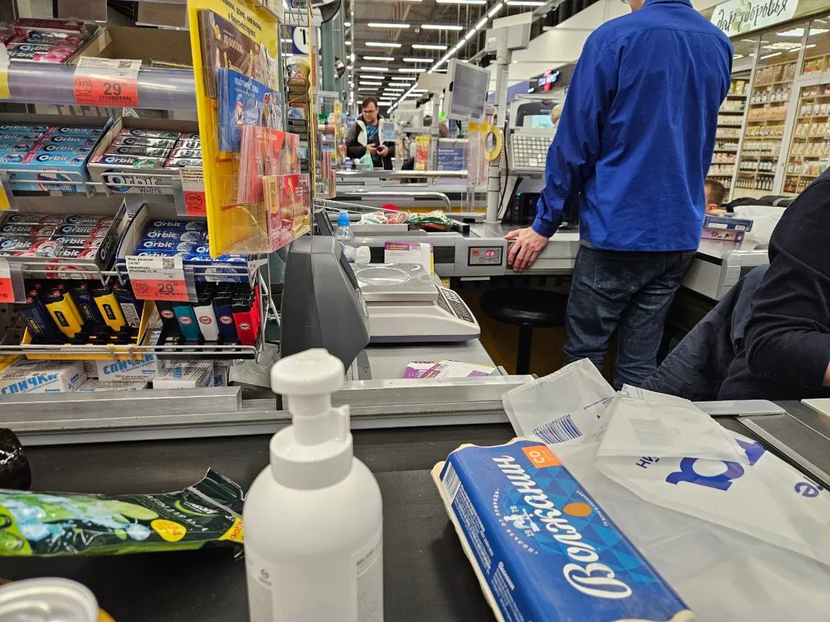 Пенсионерам важно знать: в "Пятёрочке" на кассе появилась новая уловка, на которую попадается каждый второй покупатель