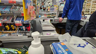 Пенсионерам важно знать: в "Пятёрочке" на кассе появилась новая уловка, на которую попадается каждый второй покупатель