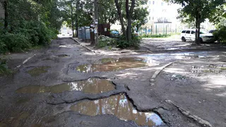 Запрос редакции: Дорога возле кинотеатра "Октябрь" - место, где можно увидеть лунный пейзаж