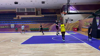 Сыктывкарская "Ника" начала тренировки на новом профессиональном паркете