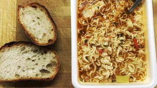 Что самое вредное в лапше быстрого приготовления?