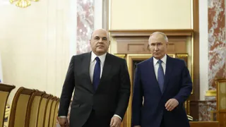 Пенсионеры хотят расцеловать Мишустина - он полностью пересмотрел подход к пенсиям: теперь пожилых ждет большой сюрприз