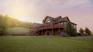 Клиенты Домклик в апреле заключили рекордное число сделок без использования ипотеки в сегменте загородной недвижимости 