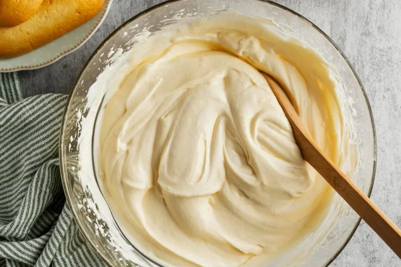 Наивкуснейший заварной крем за 5 минут: легкий рецепт - без крахмала