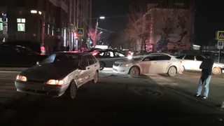 ДТП на Введенской: в центре Рязани столкнулись "четырнадцатая" и "шкода"