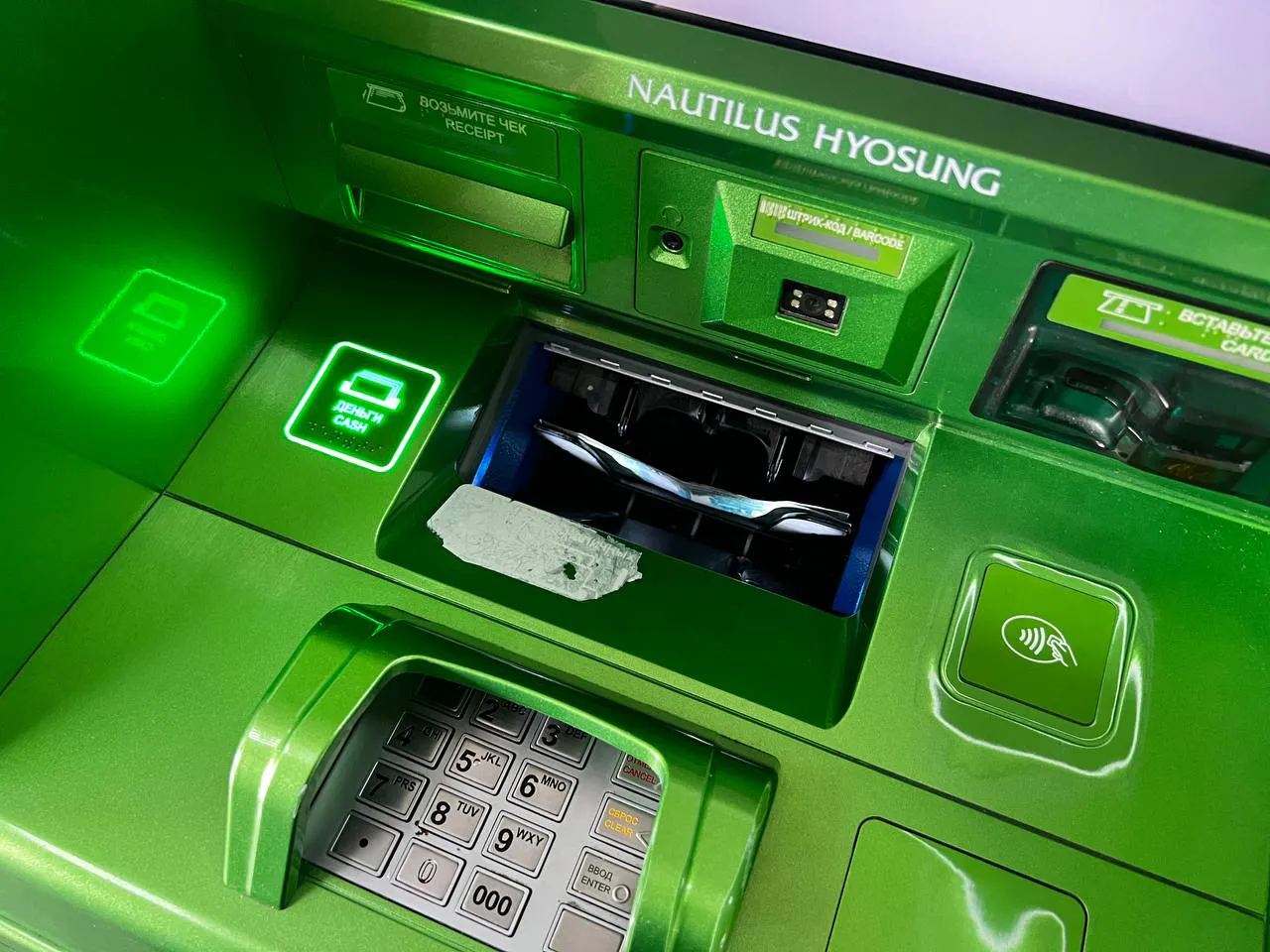 Указ уже подписали: Сбербанк ввел изменение всех, кто переводит с карты на карту