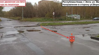 В Коми женщина-водитель на "девятке" снесла девушку во дворе дома