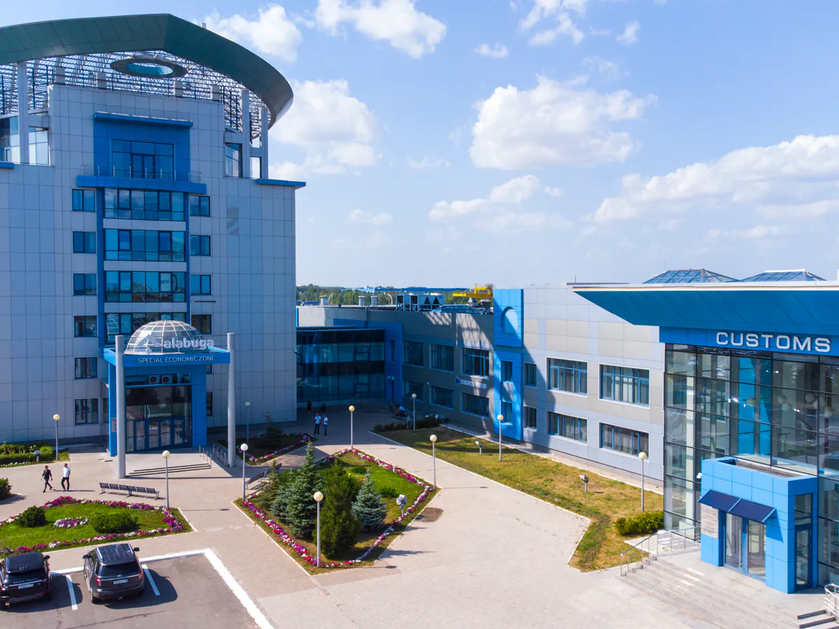 ФСБ поймала на взятке сотрудника компании‑резидента ОЭЗ «Алабуга»